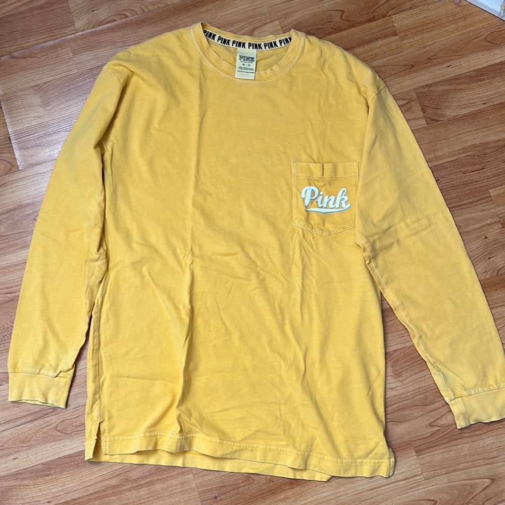 Victoria’s Secret PINK long sleeved pocket Tshirt